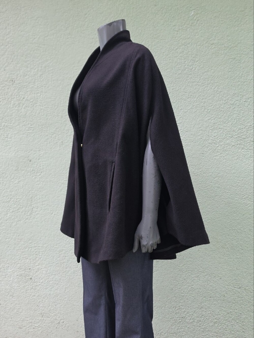MARC NY Ladies Classic A¹Black Swing Cape Coat with Stand Collar